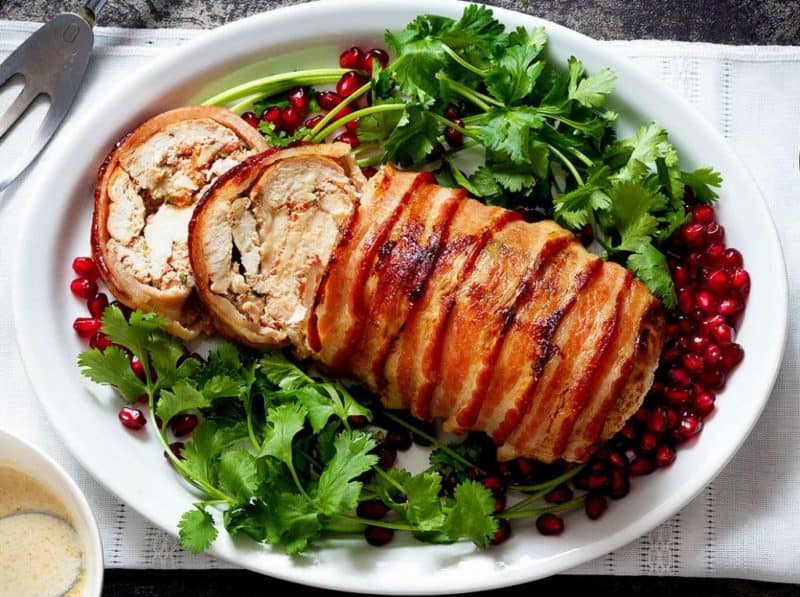 Рулет из куриной грудки с винным соусом 5 Рулет из куриной грудки с винным соусом