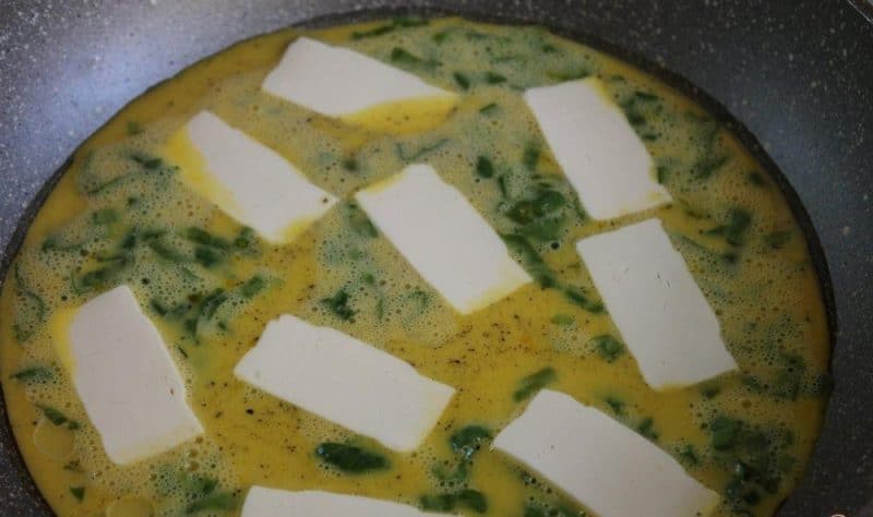 Омлет с cыром и картошкой: вкуснейший завтрак из простых продуктов 6 Омлет с cыром и картошкой: вкуснейший завтрак из простых продуктов