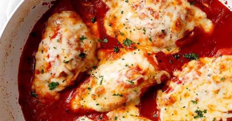 Куриное филе в духовке с картошкой: такого сочного и нежного мяса Вы еще не пробовали 6 Куриное филе в духовке с картошкой