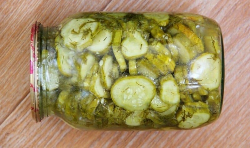 Кисло-сладкие маринованные огурцы: за 10 минут приготовите вкусную закуску в микроволновке 9 Кисло-сладкие маринованные огурцы: за 10 минут приготовите вкусную закуску в микроволновке