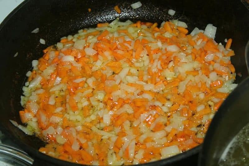 Курочка с рисом: вкусное блюдо для семейного ужина 9 Курочка с рисом: вкусное блюдо для семейного ужина