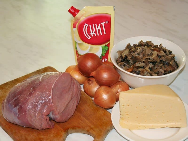 Мясо в шубе: сочное и нежное блюдо для всей семьи 6 Мясо в шубе: сочное и нежное блюдо для всей семьи