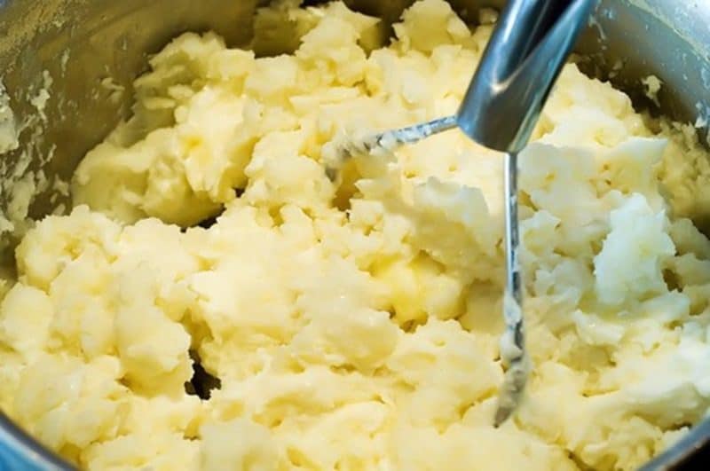 Картофельные лепешки с сыром: соусом покорят многих 7 Картофельные лепешки с сыром