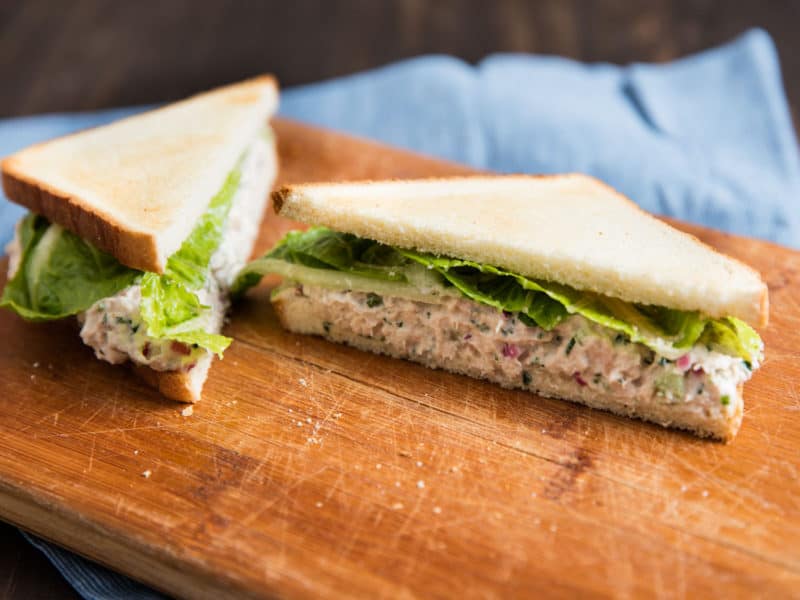 Сэндвичи с тунцом: очень вкусный завтрак или перекус за 5 минут в школу и на работу 11 Сэндвичи с тунцом: очень вкусный завтрак или перекус за 5 минут в школу и на работу