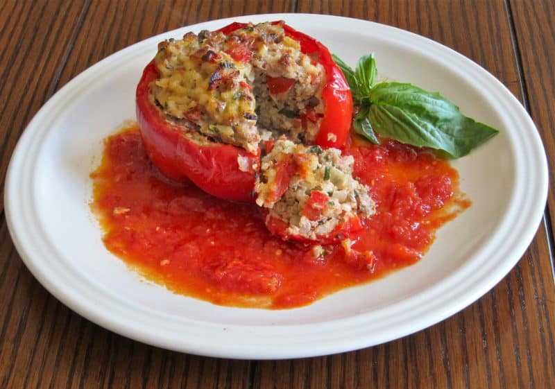 Фаршированные сладкие перцы в соусе: очень вкусный и оригинальный рецепт 13 Фаршированные сладкие перцы в соусе: очень вкусный и оригинальный рецепт