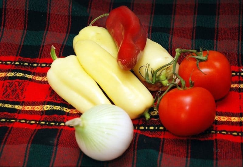 Фаршированные сладкие перцы в соусе: очень вкусный и оригинальный рецепт 8 Фаршированные сладкие перцы в соусе