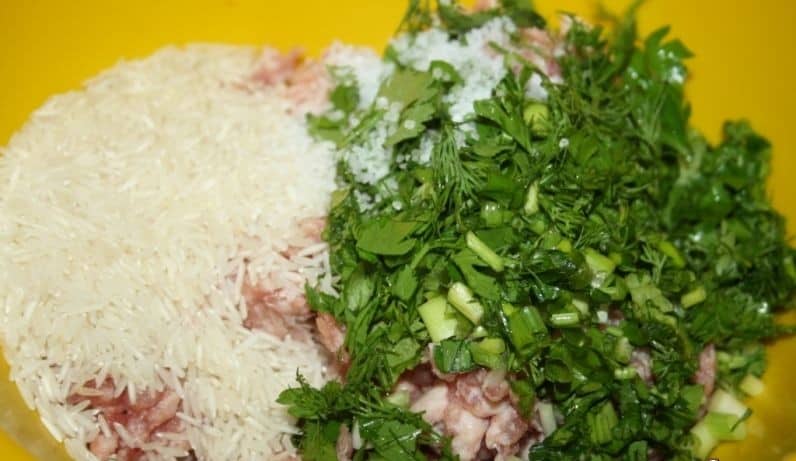 Фаршированные сладкие перцы в соусе: очень вкусный и оригинальный рецепт 11 Фаршированные сладкие перцы в соусе: очень вкусный и оригинальный рецепт