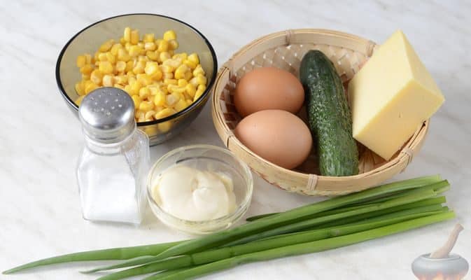Салат с кукурузой, зелёным луком и свежим огурчиком 6 Салат с кукурузой