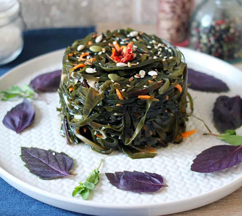 Салат с морской капустой и кальмарами : диетический салат из доступных продуктов 5 Салат с морской капустой