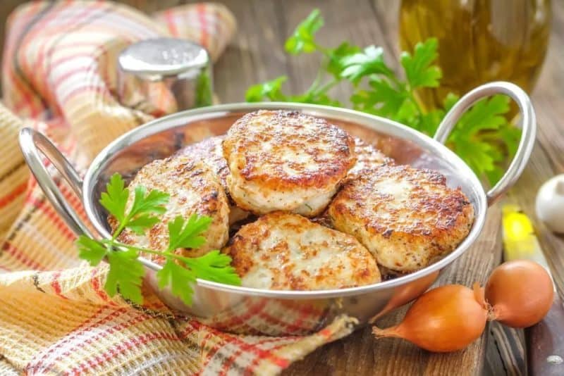 Сочные котлеты из индейки