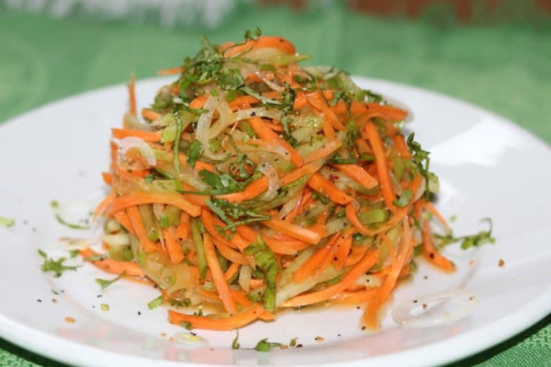 Салат из зелёной редьки