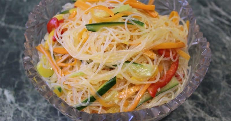 Салат с фунчозой