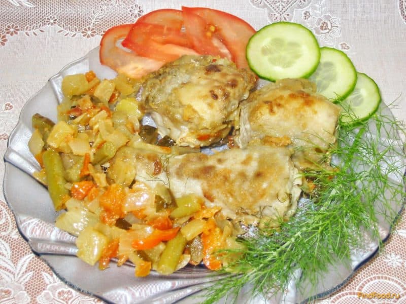 Минтай с овощами в духовке