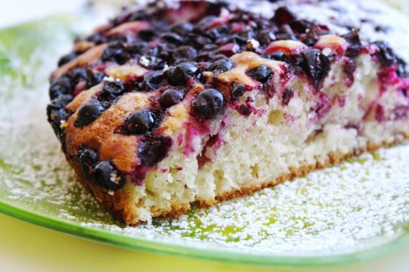 Пирог с чёрной смородиной: вкусный, мягкий пирог с кисло-сладкой начинкой 5 Пирог с чёрной смородиной