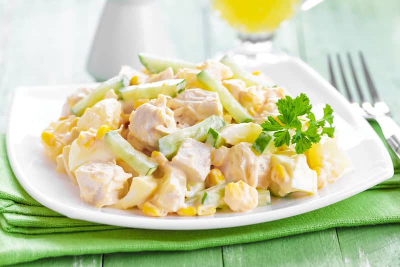Салат с курицей и сыром: вкусный салат из легкодоступных ингредиентов 7 Салат с курицей и сыром: вкусный салат из легкодоступных ингредиентов