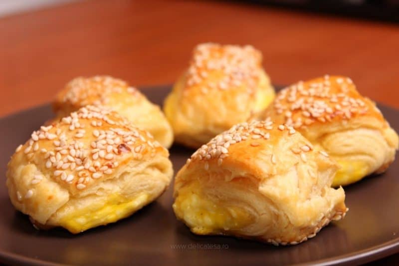 Слойки с творогом: хрустящие слойки с сочной и сладкой начинкой 7 Слойки с творогом
