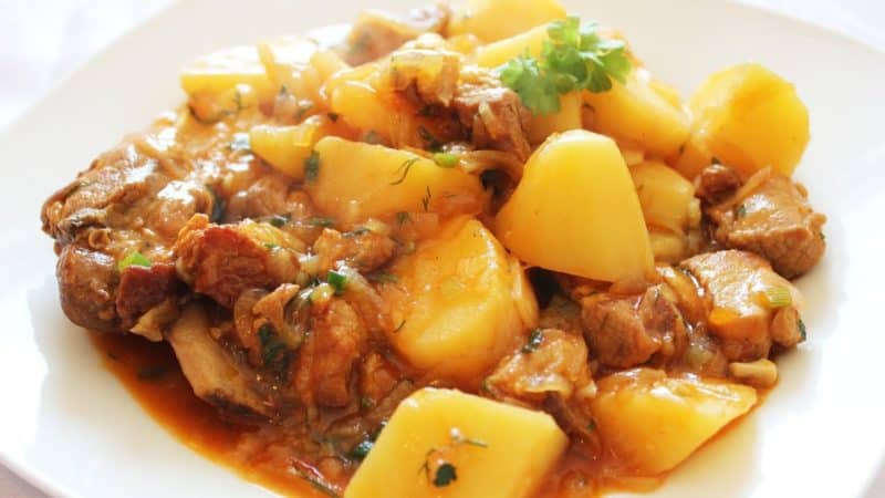 Жаркое из свинины с картошкой