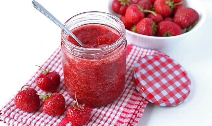 Клубника перетёртая с сахаром: ароматный десерт с большим запасом витаминов 7 Клубника перетёртая с сахаром