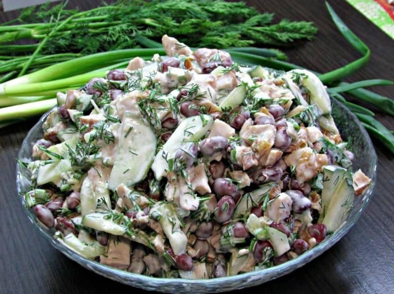Салат с фасолью и курицей: аппетитный сытный салатик для будней и праздников 7 Салат с фасолью и курицей