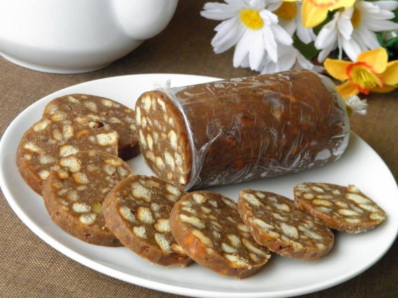 Шоколадная колбаса из печенья