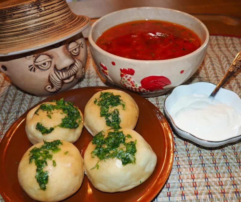 Борщ с пампушками: вкусное, сытное, полноценное традиционное украинское блюдо 6 Борщ с пампушками