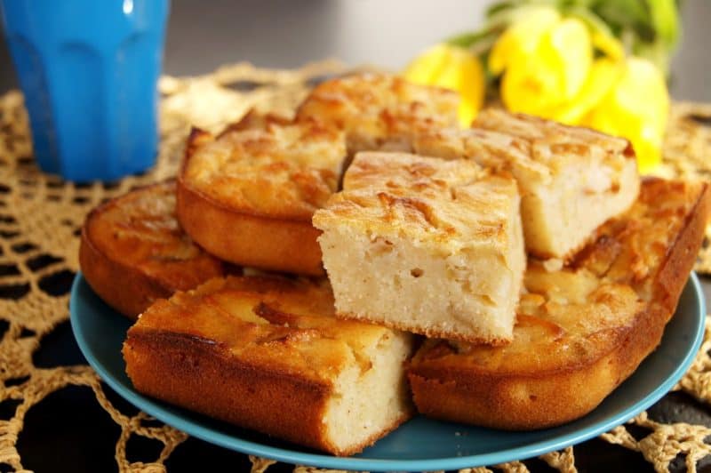 Манник с яблоками