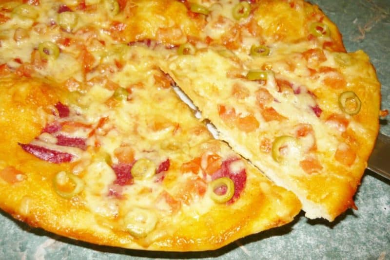 Домашняя пицца с колбасой: вкусная домашняя пицца с тонким воздушным тестом 7 Домашняя пицца с колбасой