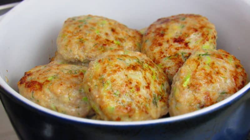 Котлеты из куриного фарша с кабачками: диетические котлеты для здорового меню 6 Котлеты из куриного фарша с кабачками