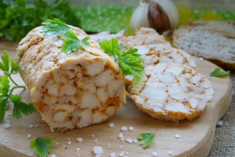 Куриный рулет с желатином: вкусная закуска из курицы 9 Куриный рулет с желатином