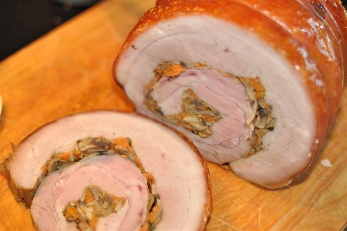 Рулет из свиной брюшины: очень вкусный рулет с запахом чеснока 5 Рулет из свиной брюшины