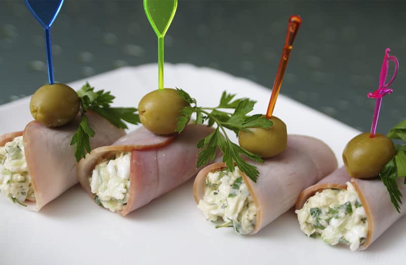 Рулетики с сыром и чесноком