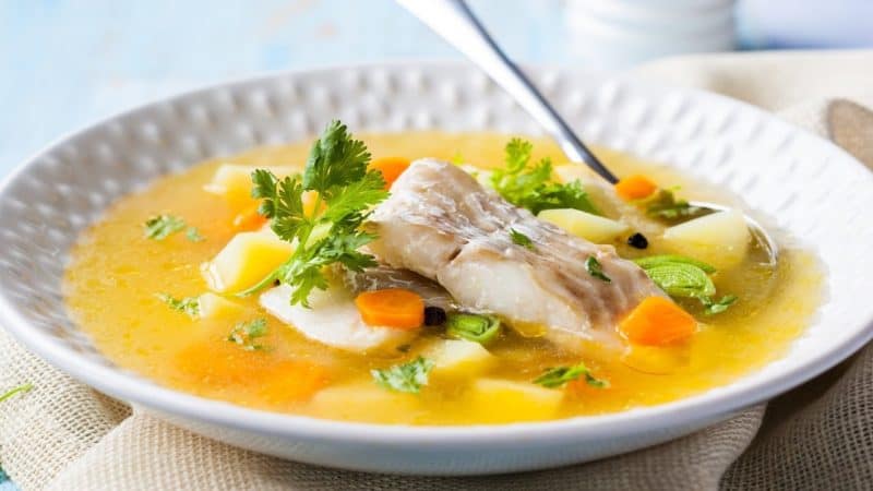 Рыбный суп с картошкой: обалденная уха, которая покорит своим вкусом 6 Рыбный суп с картошкой
