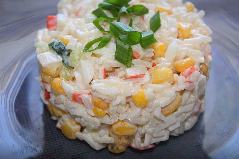 Крабовый салат с кукурузой: яркий, сочный, всеми любимый салат 7 Крабовый салат с кукурузой