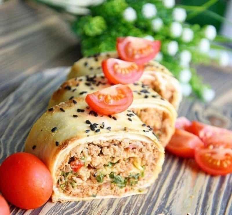 Рулет из лаваша с куриным фаршем