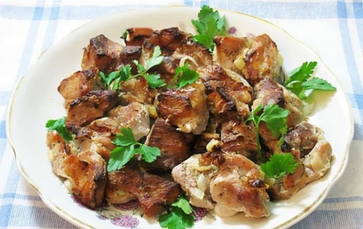 Шашлык на луковой подушке: побалуйте себя нежным мясом, вспомнив вкус шашлычков 5 Шашлык на луковой подушке