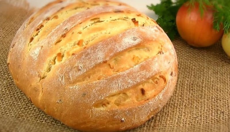 Домашний луковый хлеб
