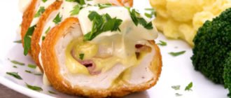 Кордон Блю с курочкой и соусом Бешамель. Знаменитый шницель с начинкой и в хрустящей корочке 7