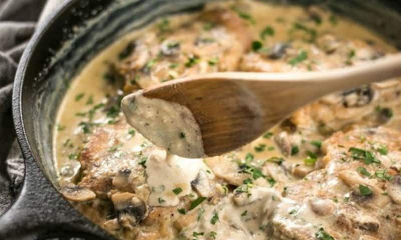 Курочка с шампиньонами в сливках. Шикарное блюдо за считанные минуты 5 Курочка с шампиньонами в сливках. Шикарное блюдо за считанные минуты