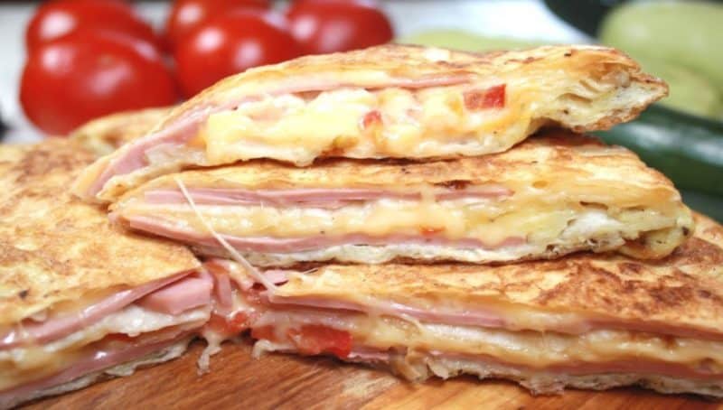 Пицца из лаваша с ветчиной. Минимум продуктов и времени, и на столе вкусное и сытное блюдо 4 Пицца из лаваша с ветчиной