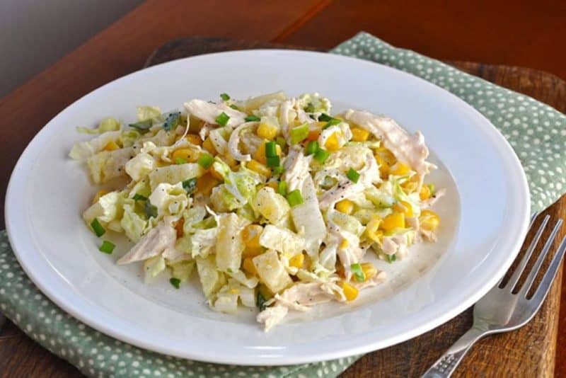 Салат из пекинской капусты с курицей. Насыщенное витаминами блюдо зарядит энергией всю семью 4 Салат из пекинской капусты с курицей