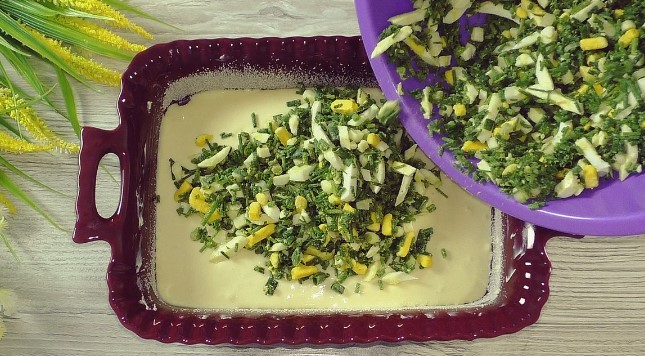 Заливной пирог с луком и яйцами. Нежная закуска вместо пирожков 5 Заливной пирог с луком и яйцами