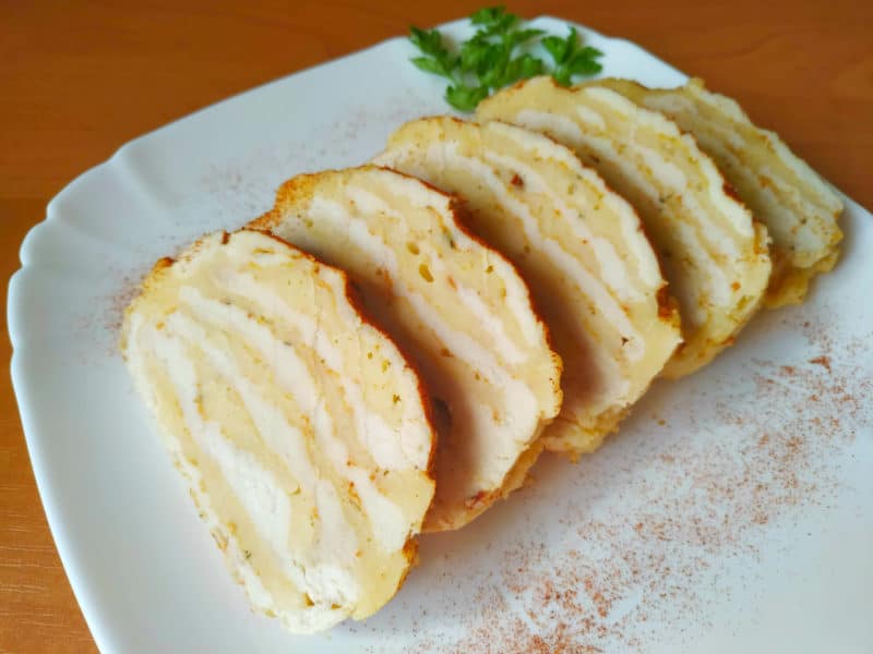 Ленивый куриный рулет: полосатая закуска из двух ингредиентов 5 Ленивый куриный рулет: полосатая закуска из двух ингредиентов