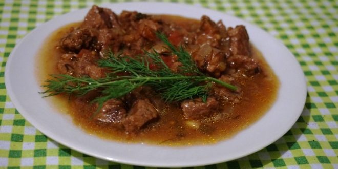 Оригинальное мясо по-еврейски. Мясо получается нежным, подлива - ароматной