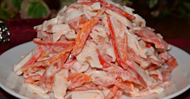 Салат с крабовыми палочками Красное море. Быстрая, нужная и эффектная закуска на праздничный стол