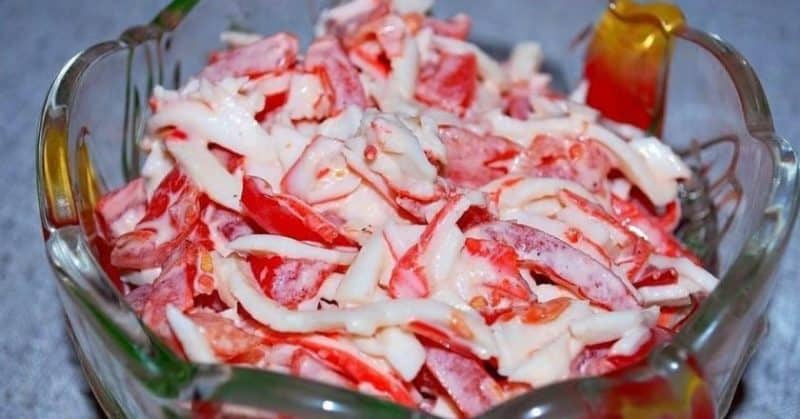 Салат с крабовыми палочками Красное море. Быстрая, нужная и эффектная закуска на праздничный стол