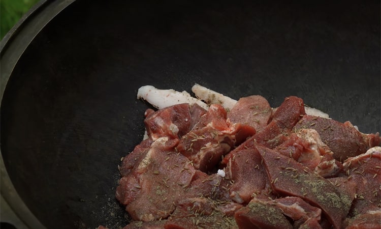 Царский обед в казане. Получается вкуснее плова. 5 Царский обед в казане
