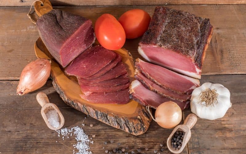 Сыровяленое чесночное мясо