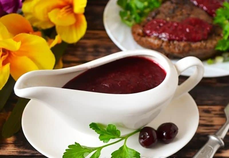 Вишнёвый соус к мясу. Мясо получается нежным с особым ароматом