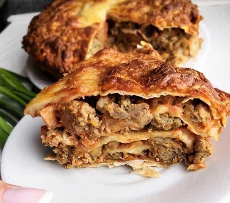 Мясной пирог из тонкого лаваша
