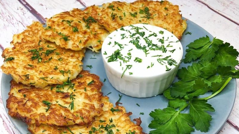 Оладьи с луком и яйцом. Отличная альтернатива любым пирожкам